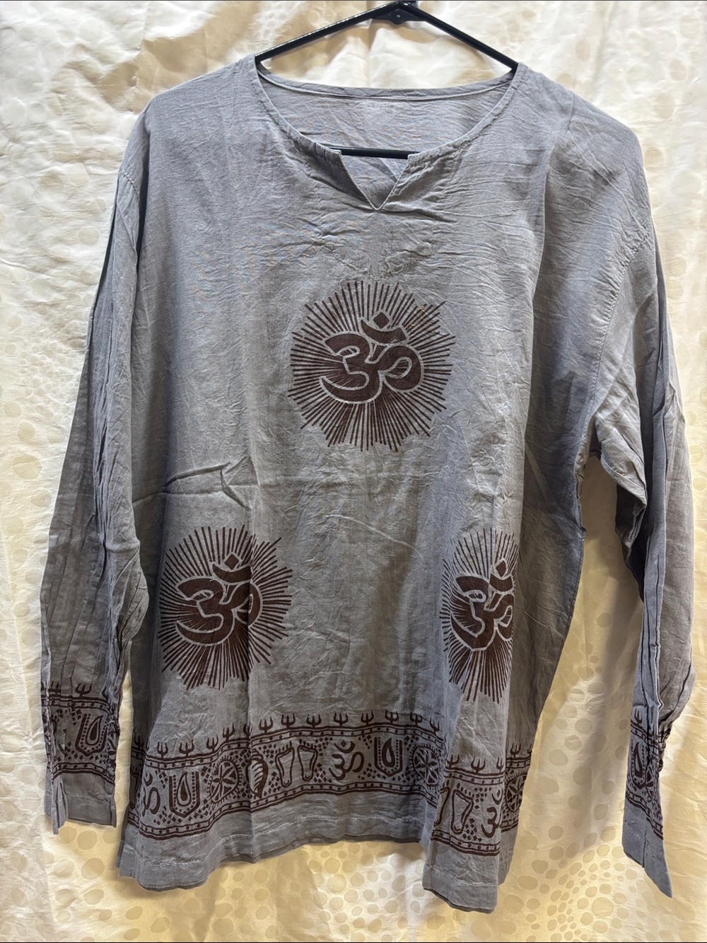 Gray Boho Om Symbol Long Sleeve Top- fits like XL